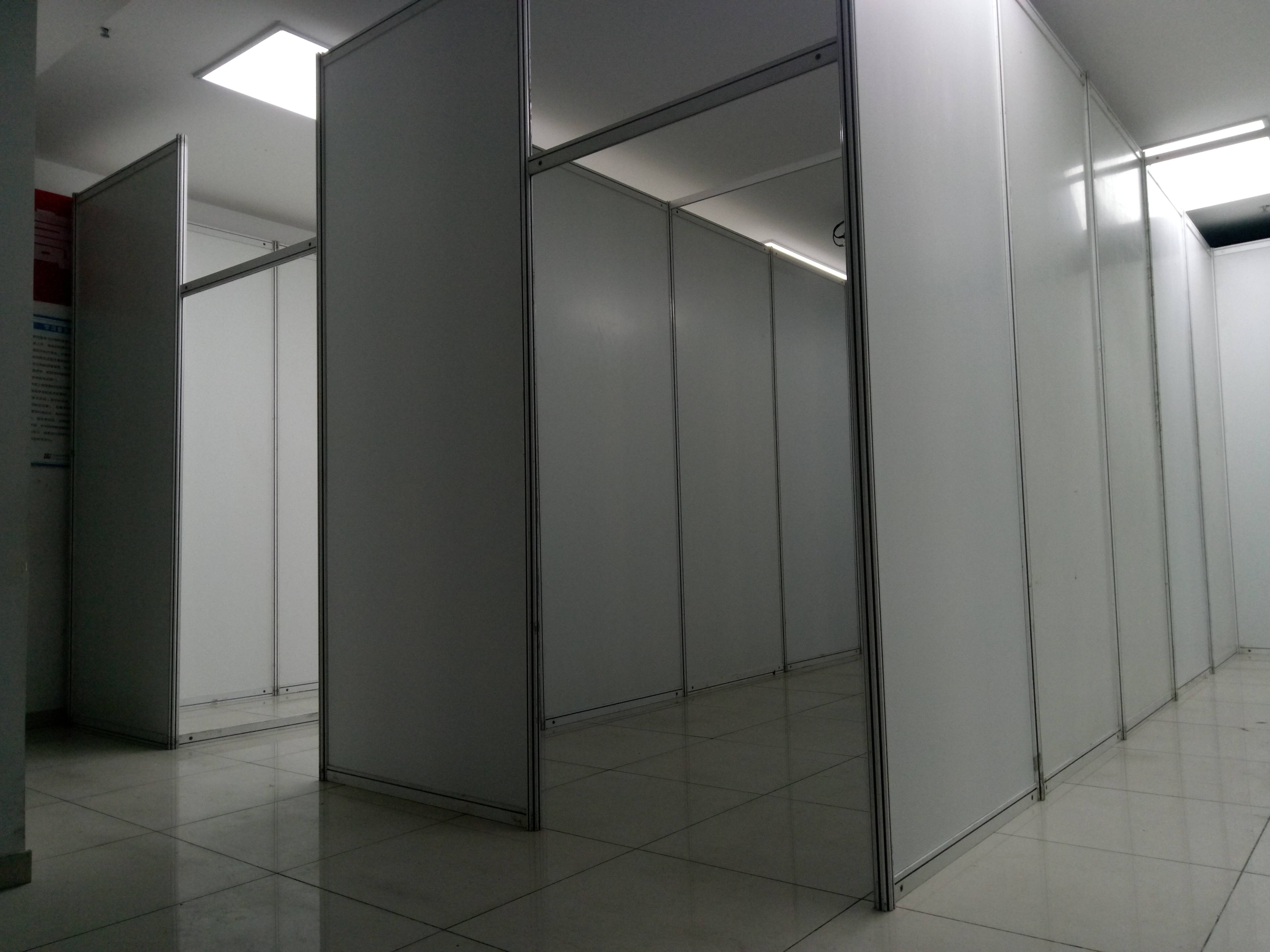 專業(yè)提供成都3米與2米標(biāo)準(zhǔn)展位租賃搭建一站式會議展覽服務(wù)